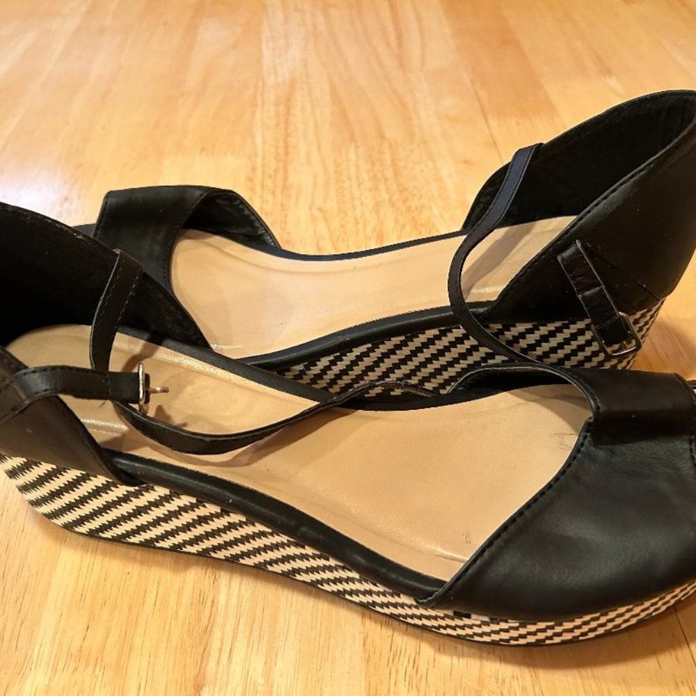 AVON Black wedges/sandals (Size 10)